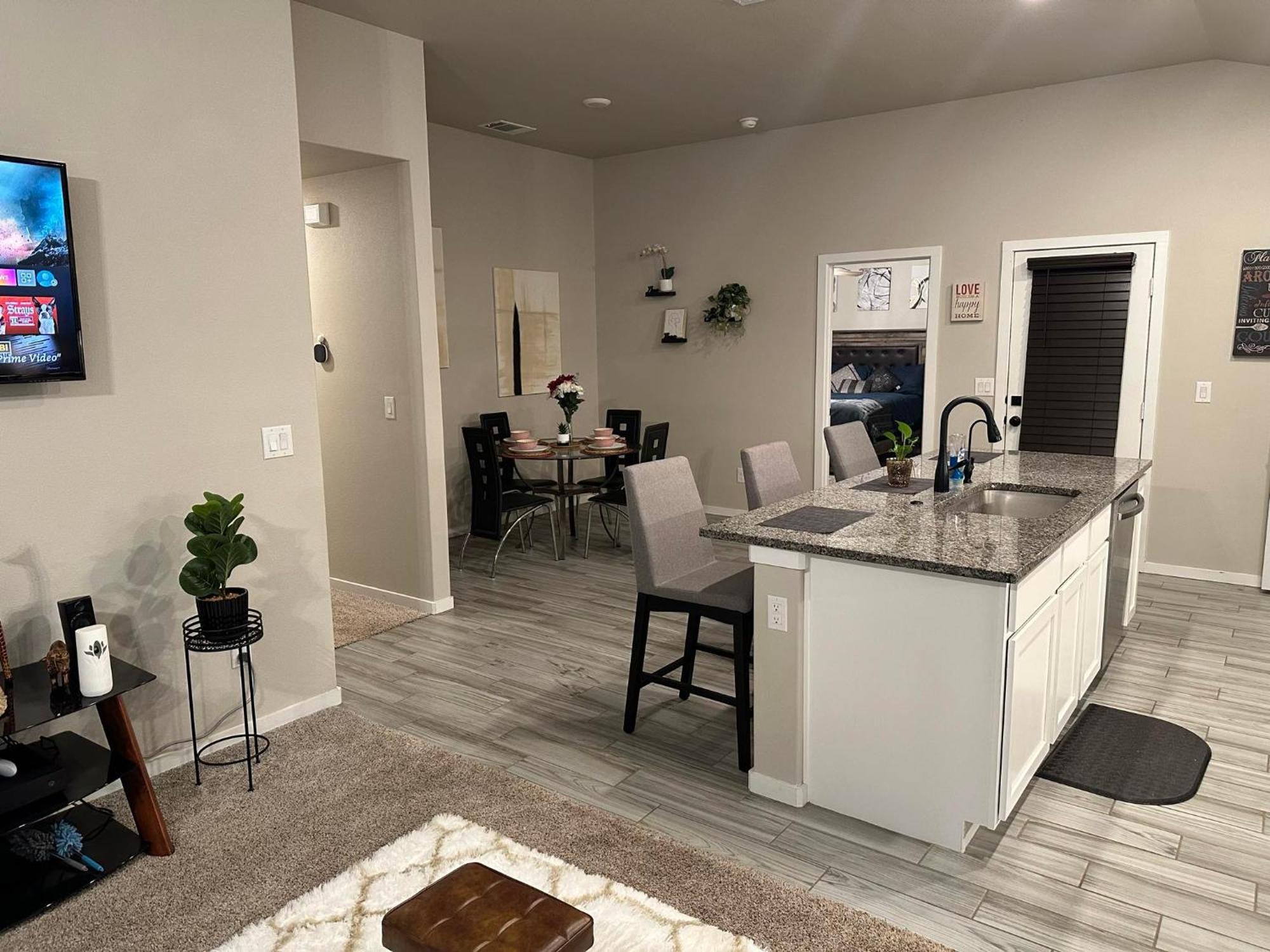 3Bed/2Bath Cozy Spacious Place Lubbock Exterior photo